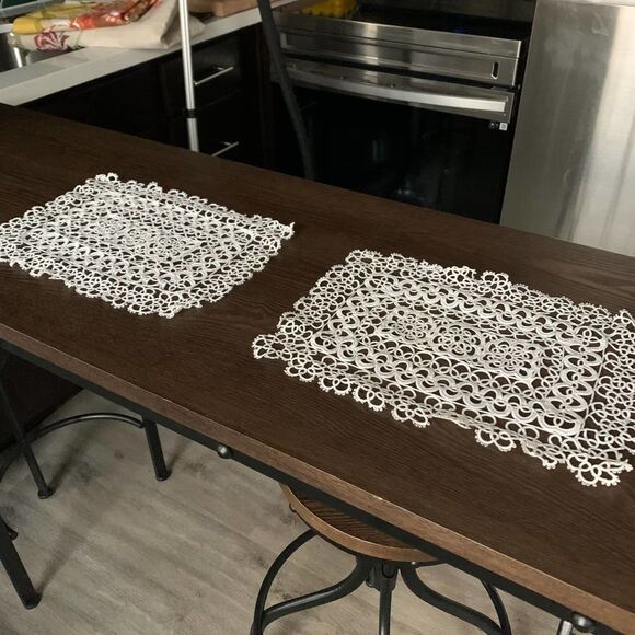 vintage crochet napkins white tablecloth - Picture 1 of 9